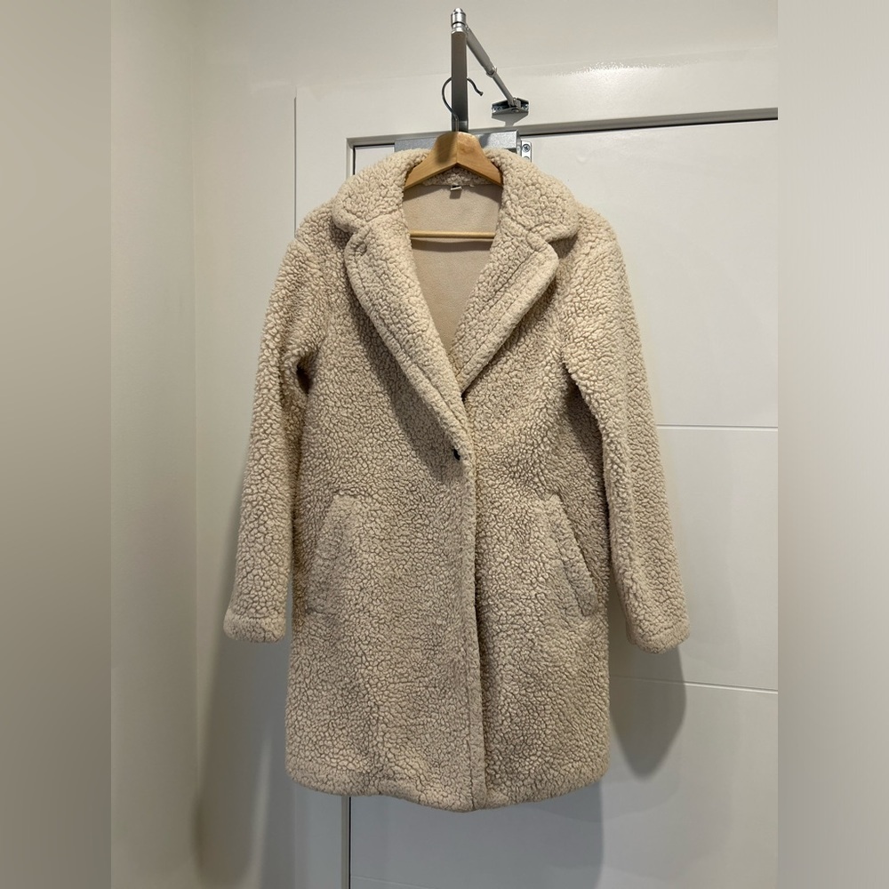 Uniqlo Women’s Long Fur Coat Size XS Cream Jacket